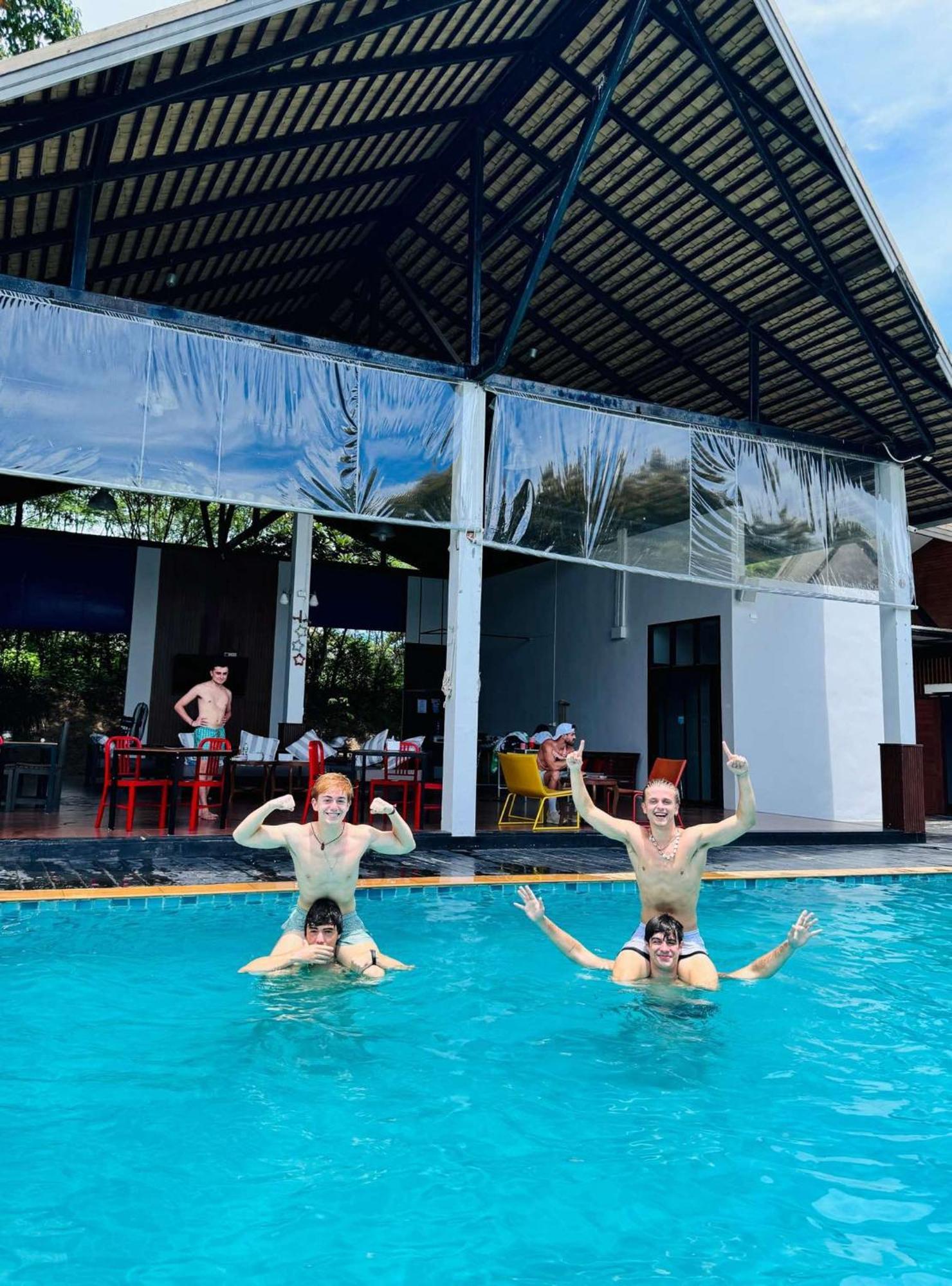 Chill Inn Samui Hostel And Restaurant Koh Samui Exterior photo